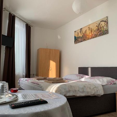 Ubytovanie Violet Vazec Bagian luar foto