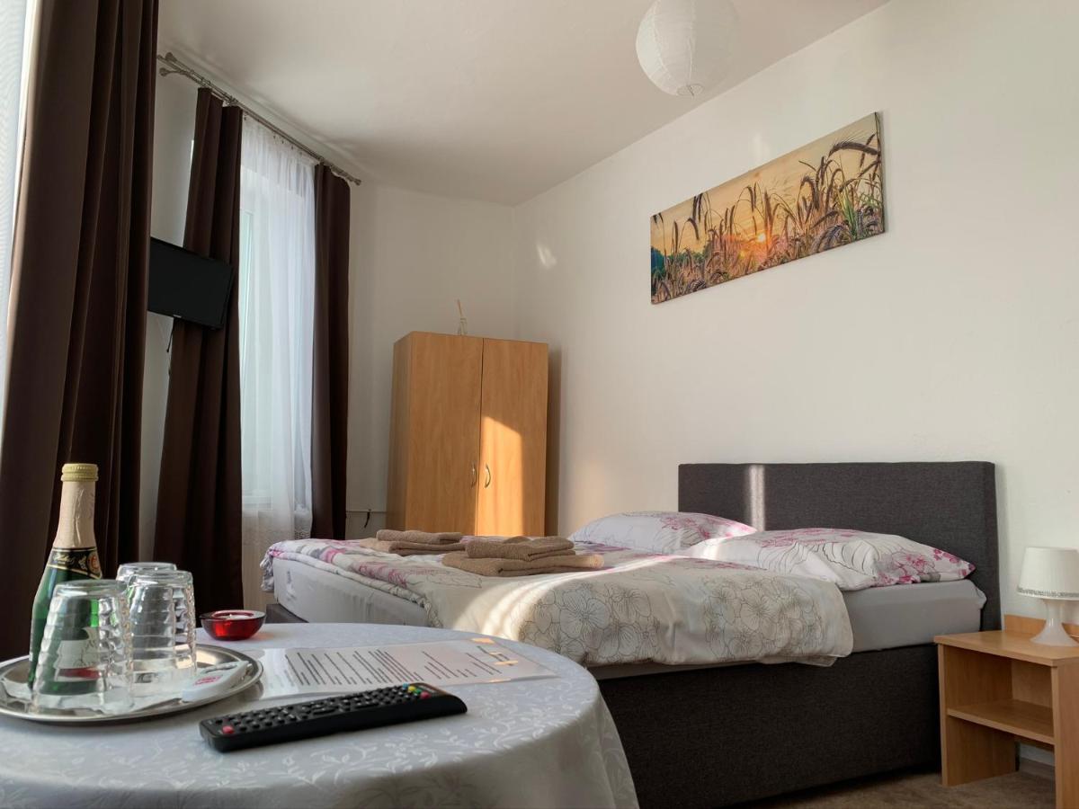 Ubytovanie Violet Vazec Bagian luar foto